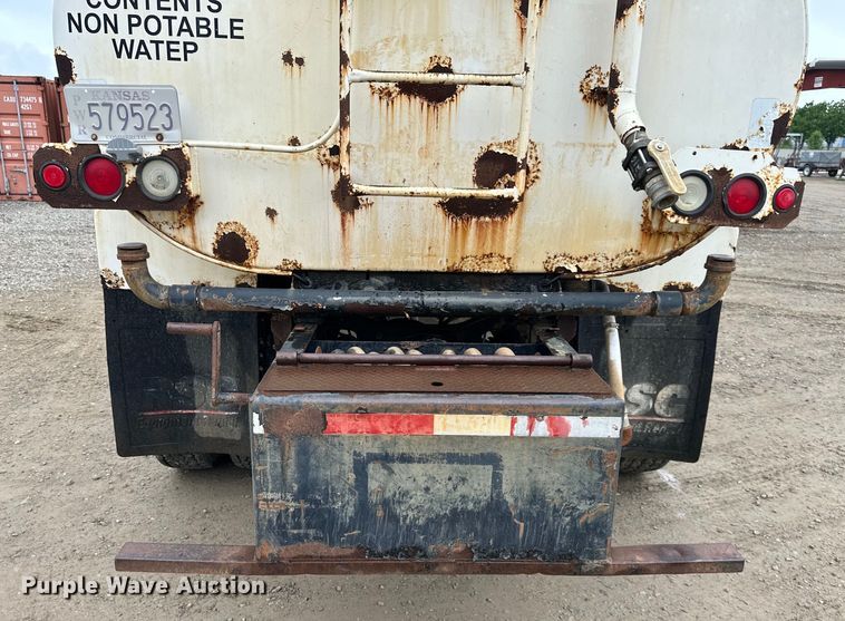 image for item NT9257 2006 Ford F750 Super Duty tank truck