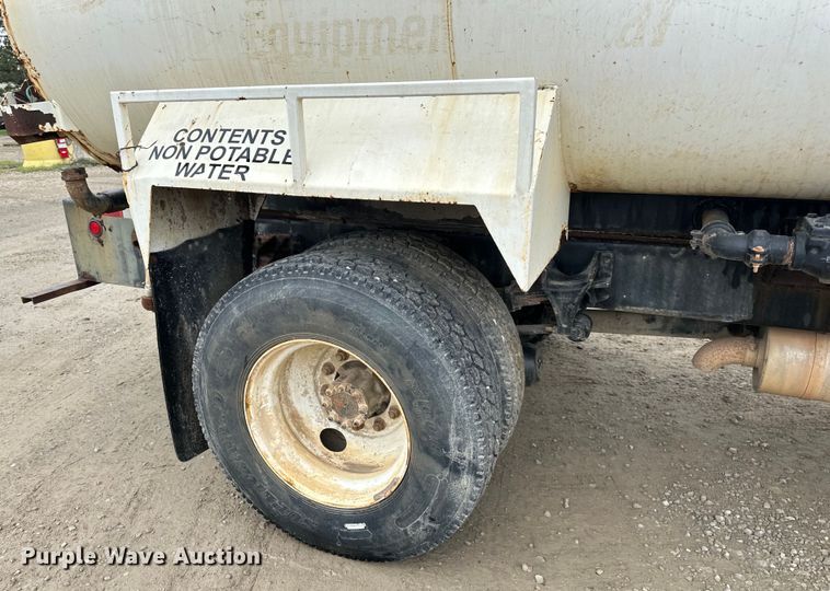 image for item NT9257 2006 Ford F750 Super Duty tank truck