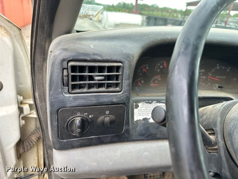 image for item NT9257 2006 Ford F750 Super Duty tank truck