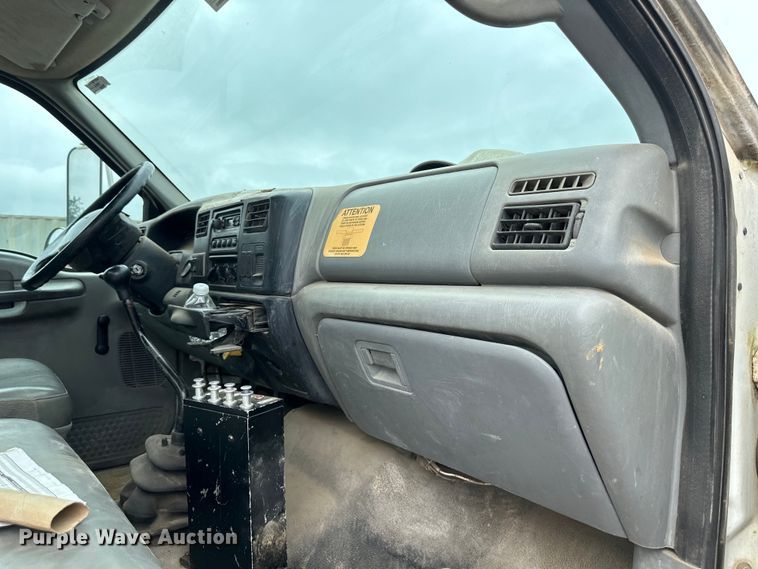 image for item NT9257 2006 Ford F750 Super Duty tank truck