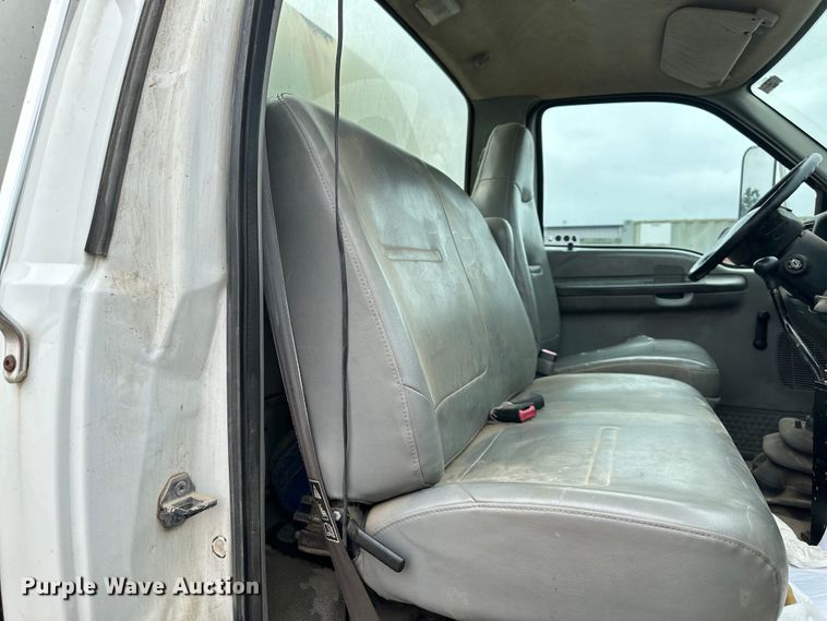 image for item NT9257 2006 Ford F750 Super Duty tank truck