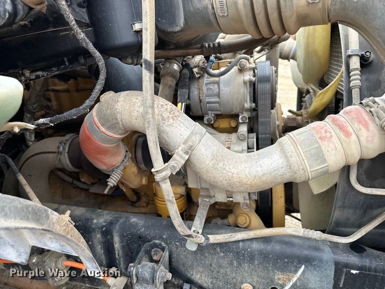 image for item NT9257 2006 Ford F750 Super Duty tank truck