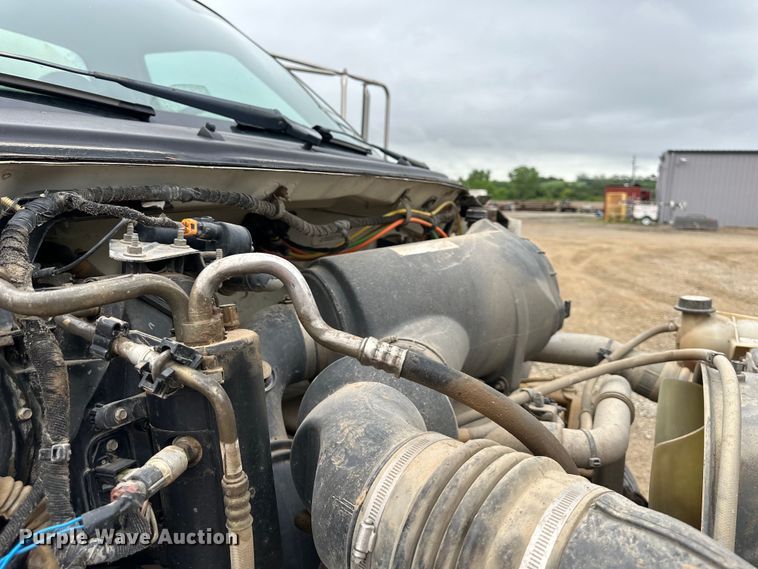 image for item NT9257 2006 Ford F750 Super Duty tank truck