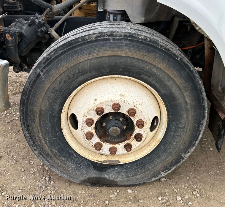 image for item NT9257 2006 Ford F750 Super Duty tank truck