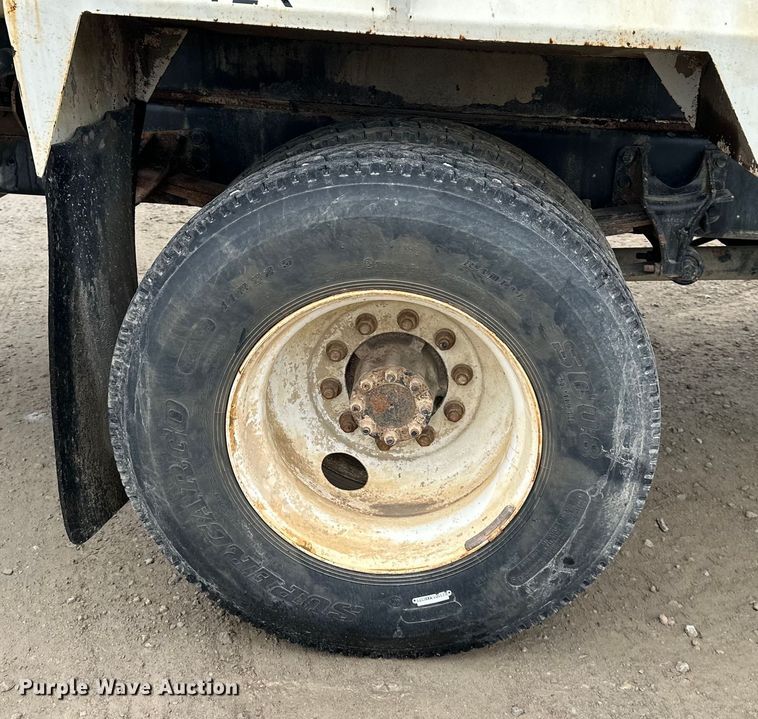 image for item NT9257 2006 Ford F750 Super Duty tank truck