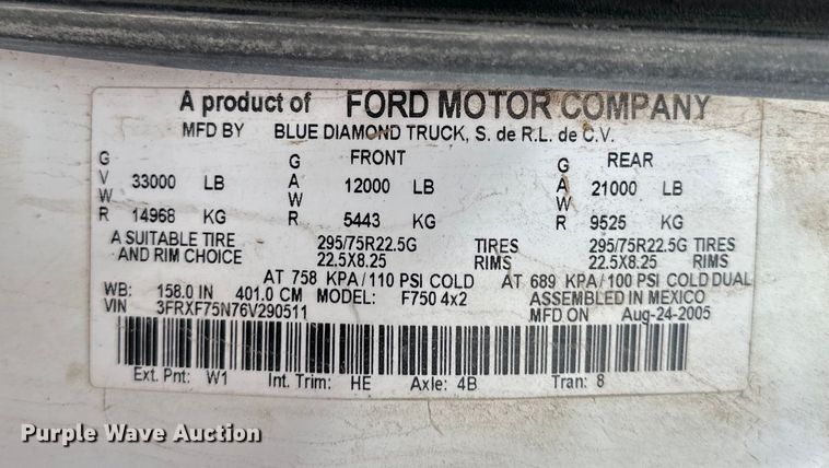 image for item NT9257 2006 Ford F750 Super Duty tank truck