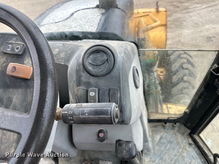 image for item NT9267 2006 Caterpillar  420E backhoe