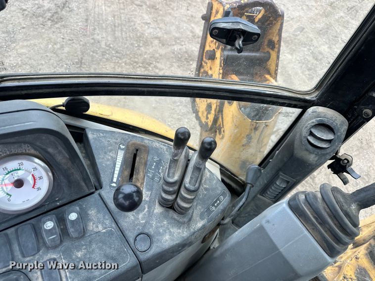 image for item NT9267 2006 Caterpillar  420E backhoe