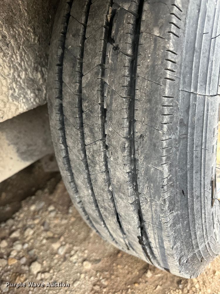 image for item NT9268 2014 Doolittle  enclosed cargo trailer