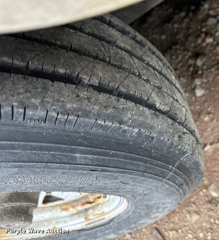 image for item NT9268 2014 Doolittle  enclosed cargo trailer