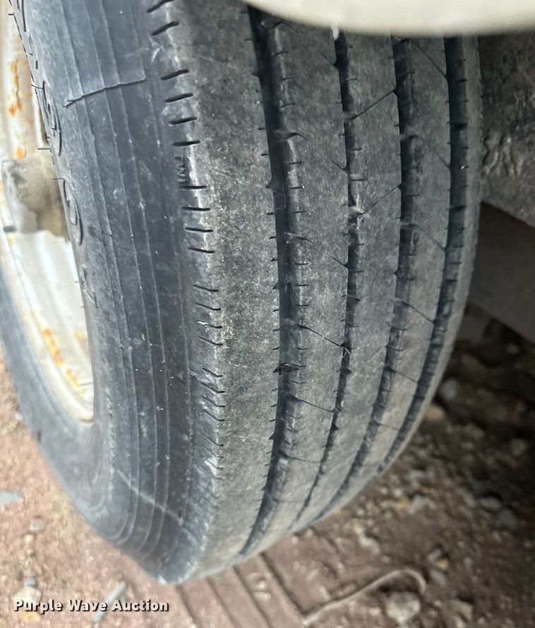 image for item NT9268 2014 Doolittle  enclosed cargo trailer