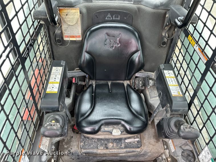 image for item NT9269 2016 Bobcat T750 tracked skid steer loader
