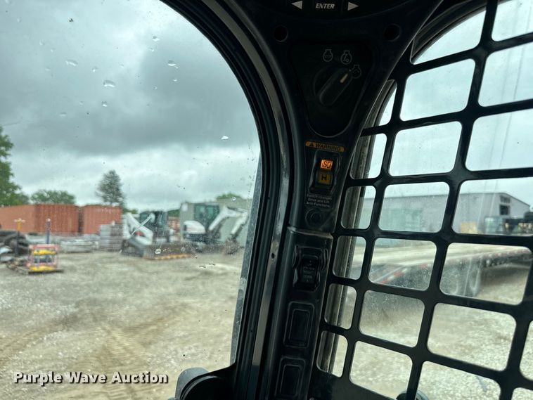 image for item NT9269 2016 Bobcat T750 tracked skid steer loader