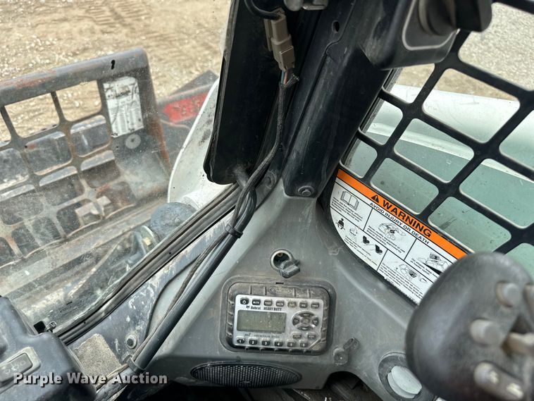 image for item NT9269 2016 Bobcat T750 tracked skid steer loader