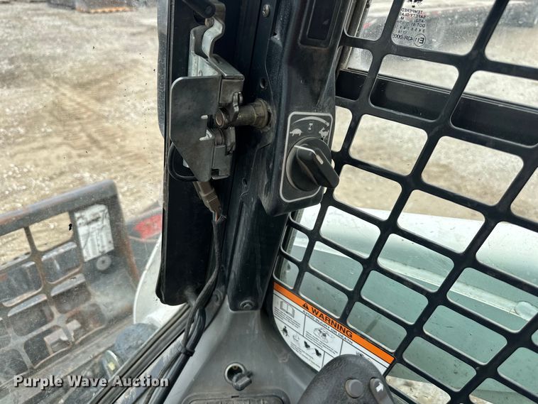 image for item NT9269 2016 Bobcat T750 tracked skid steer loader