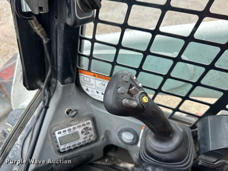 image for item NT9269 2016 Bobcat T750 tracked skid steer loader