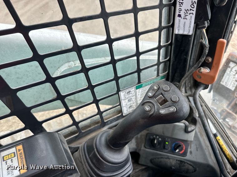 image for item NT9269 2016 Bobcat T750 tracked skid steer loader