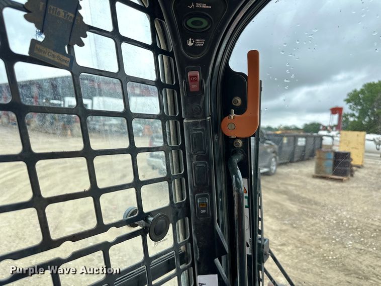 image for item NT9269 2016 Bobcat T750 tracked skid steer loader