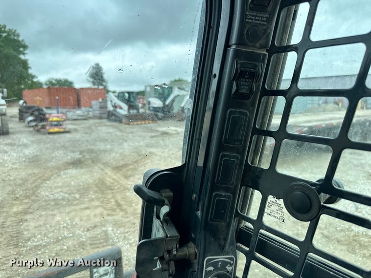 image for item NT9269 2016 Bobcat T750 tracked skid steer loader