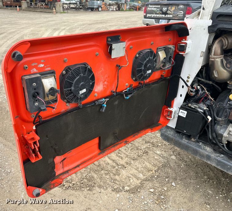 image for item NT9269 2016 Bobcat T750 tracked skid steer loader