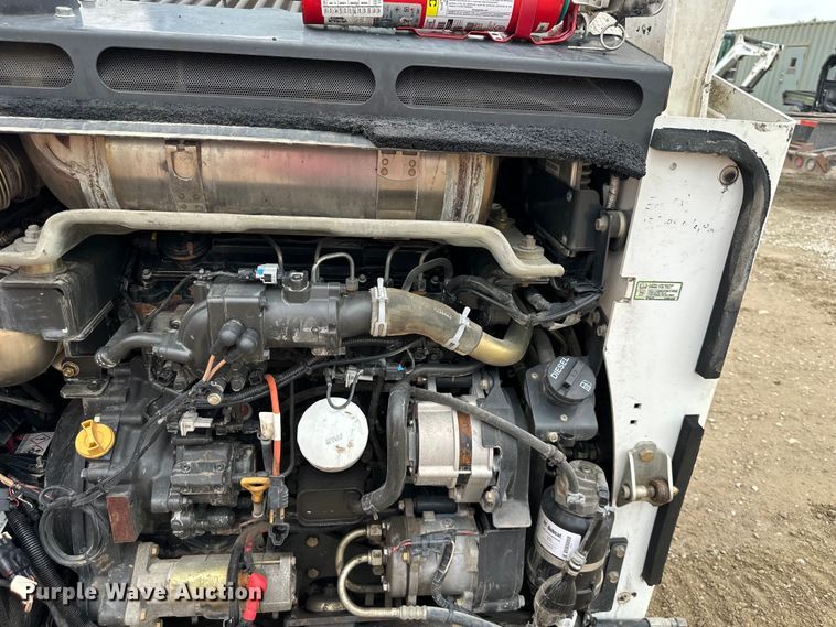 image for item NT9269 2016 Bobcat T750 tracked skid steer loader