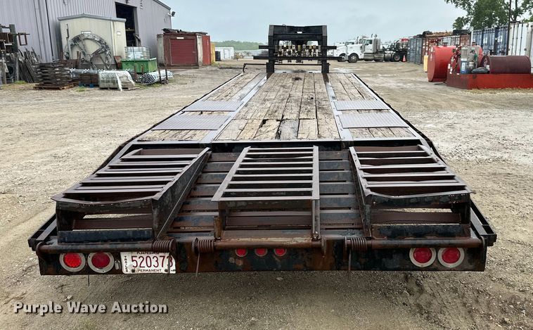 image for item NT9273 2007 Elite  equipment trailer