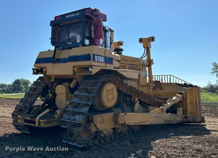 image for item NT9276 2001 Caterpillar D10R dozer