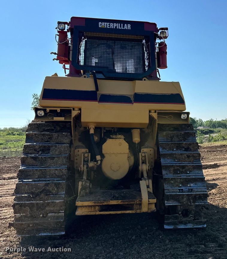 image for item NT9276 2001 Caterpillar D10R dozer