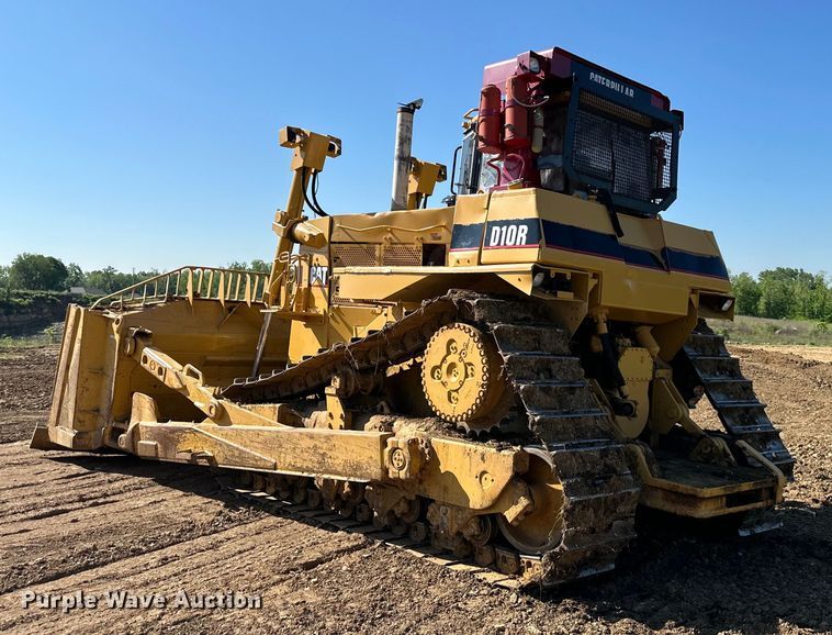 image for item NT9276 2001 Caterpillar D10R dozer