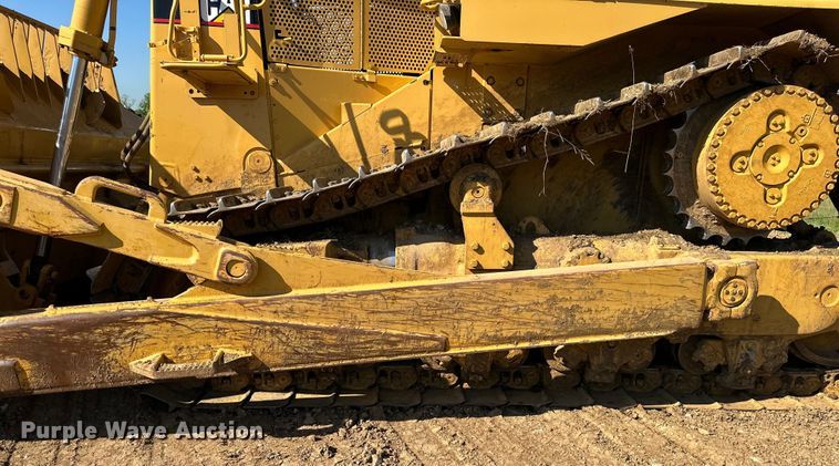 image for item NT9276 2001 Caterpillar D10R dozer