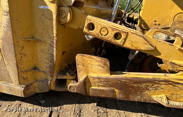 image for item NT9276 2001 Caterpillar D10R dozer