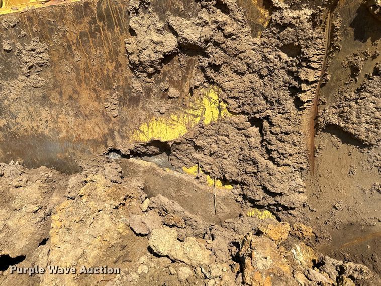 image for item NT9276 2001 Caterpillar D10R dozer