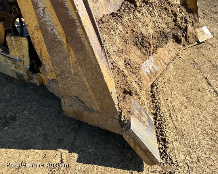 image for item NT9276 2001 Caterpillar D10R dozer