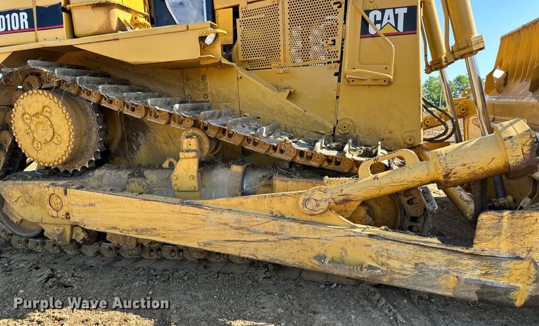 image for item NT9276 2001 Caterpillar D10R dozer