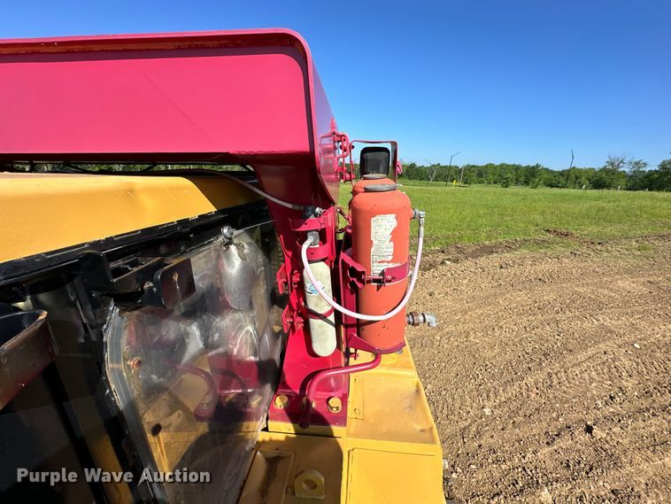 image for item NT9276 2001 Caterpillar D10R dozer