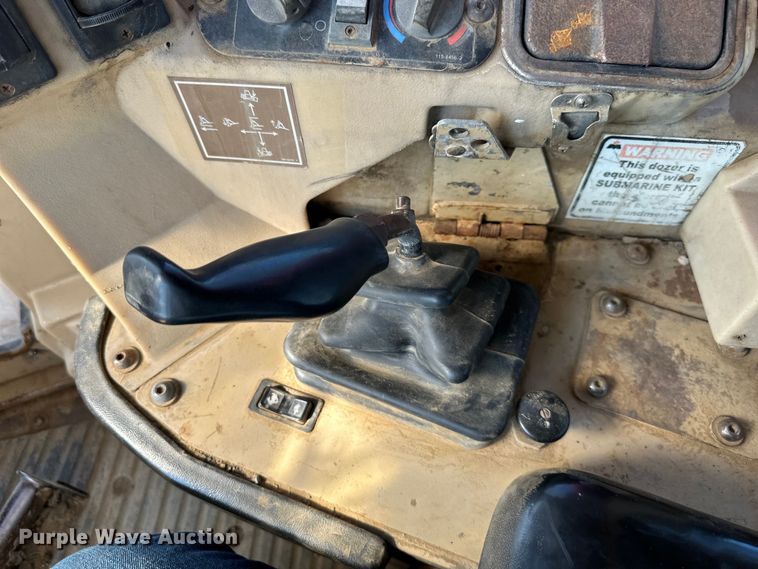 image for item NT9276 2001 Caterpillar D10R dozer