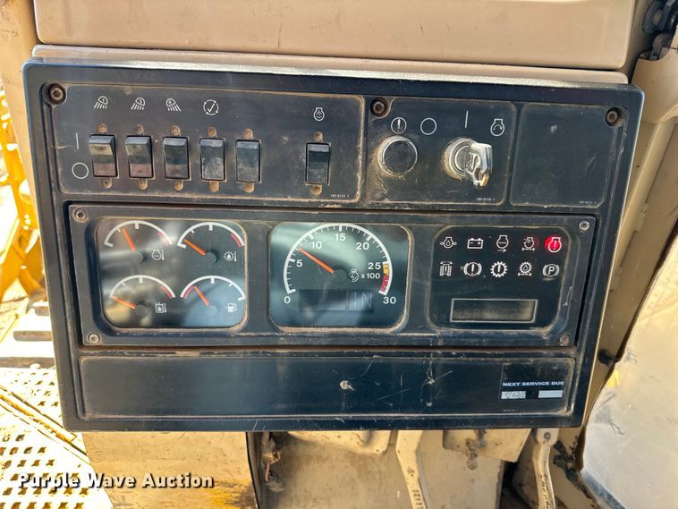 image for item NT9276 2001 Caterpillar D10R dozer