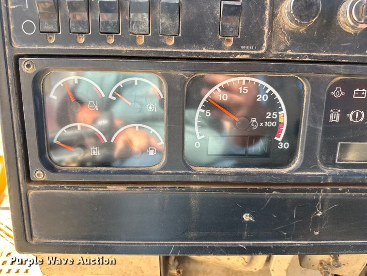 image for item NT9276 2001 Caterpillar D10R dozer