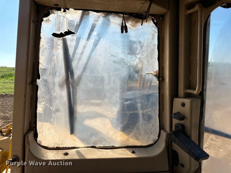 image for item NT9276 2001 Caterpillar D10R dozer