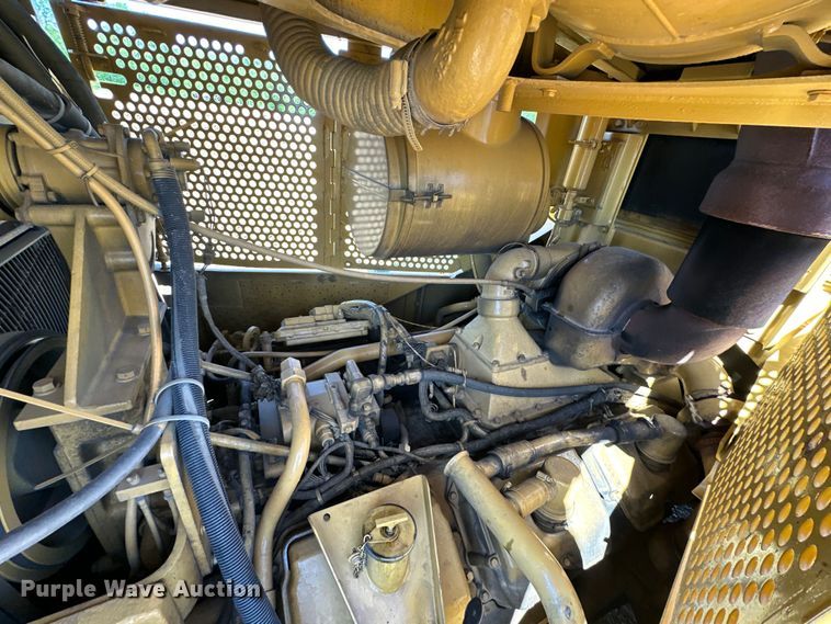 image for item NT9276 2001 Caterpillar D10R dozer