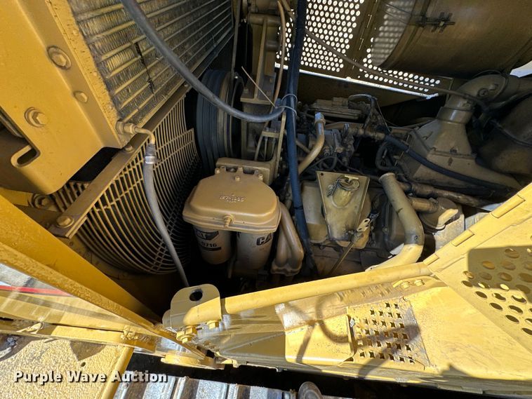 image for item NT9276 2001 Caterpillar D10R dozer