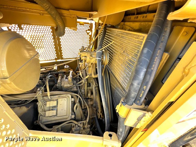 image for item NT9276 2001 Caterpillar D10R dozer
