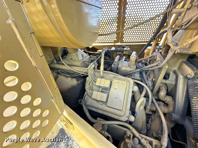 image for item NT9276 2001 Caterpillar D10R dozer