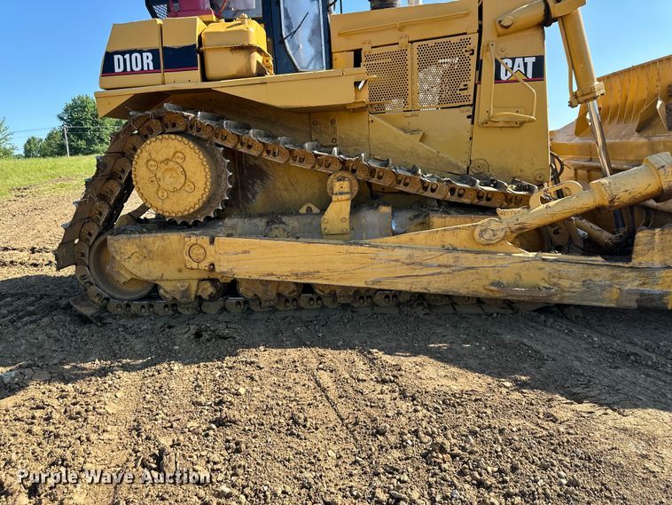 image for item NT9276 2001 Caterpillar D10R dozer
