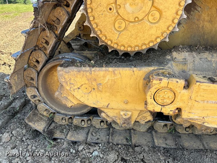 image for item NT9276 2001 Caterpillar D10R dozer
