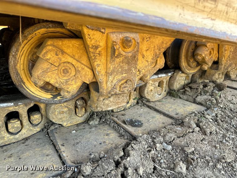 image for item NT9276 2001 Caterpillar D10R dozer