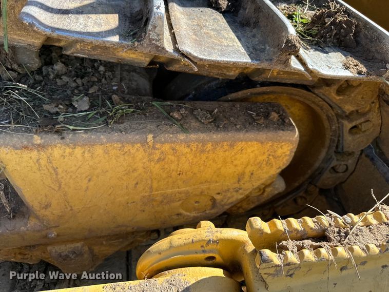 image for item NT9276 2001 Caterpillar D10R dozer