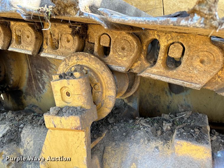 image for item NT9276 2001 Caterpillar D10R dozer