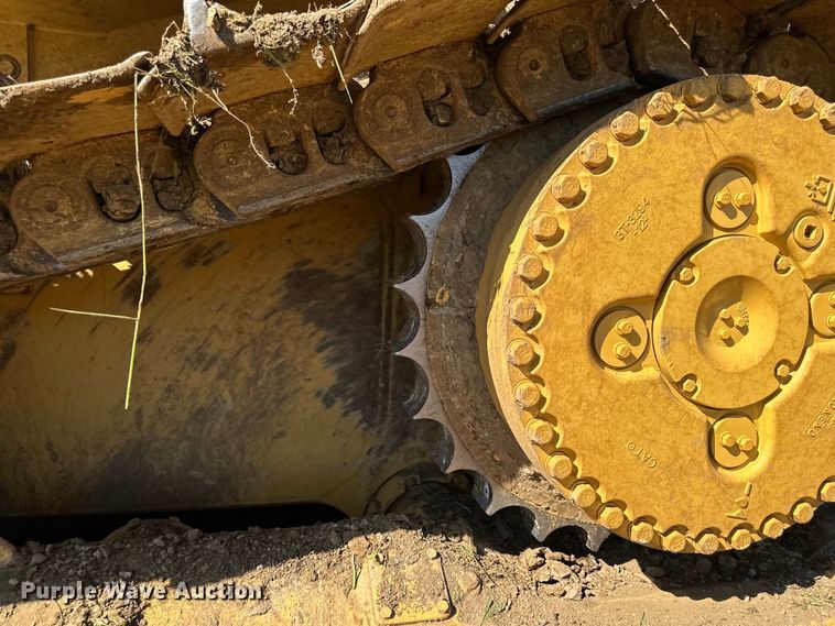 image for item NT9276 2001 Caterpillar D10R dozer