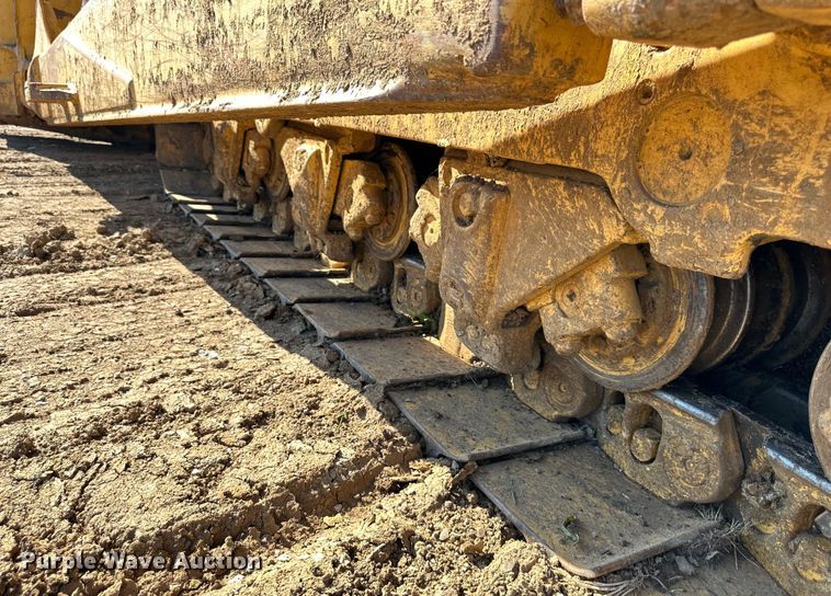 image for item NT9276 2001 Caterpillar D10R dozer